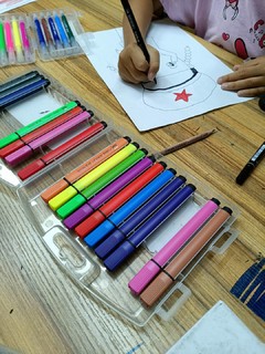 孩子爱画画，开学我屯了一堆水彩笔