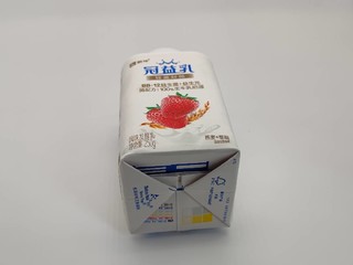 好吃的草莓味酸奶，蒙牛的味道有点甜！