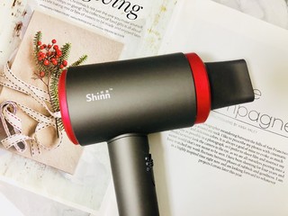 无线吹风机比有线和立式的吹风机更加方便