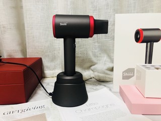 无线吹风机比有线和立式的吹风机更加方便