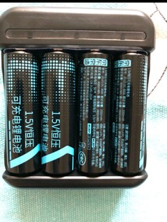 无记忆随便充，京东京造锂电池套装。