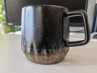 每日清晨咖啡都用它，星巴克黑色金钻马克杯