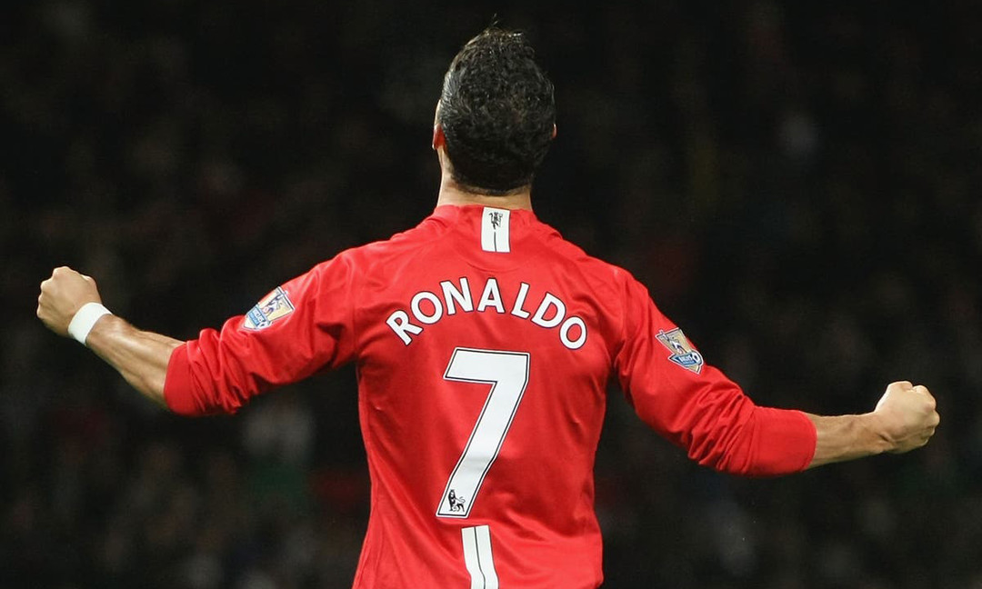 玩家情报c罗曼联球衣销量打破英超纪录迪奥为巴黎圣日耳曼足球俱乐部