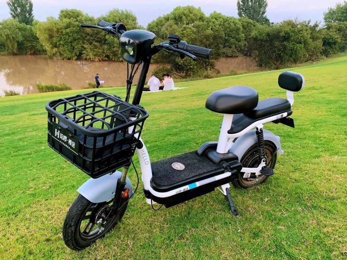 哈啰棒途电动自行车
