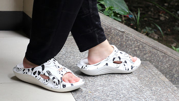 弹性十足，舒缓感受，咕咚熊猫款运动舒缓拖鞋体验