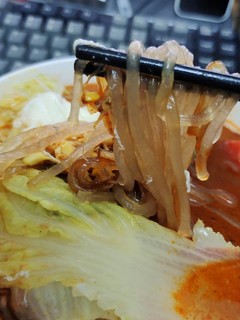 充饥和解馋好食物，李子柒酸辣粉