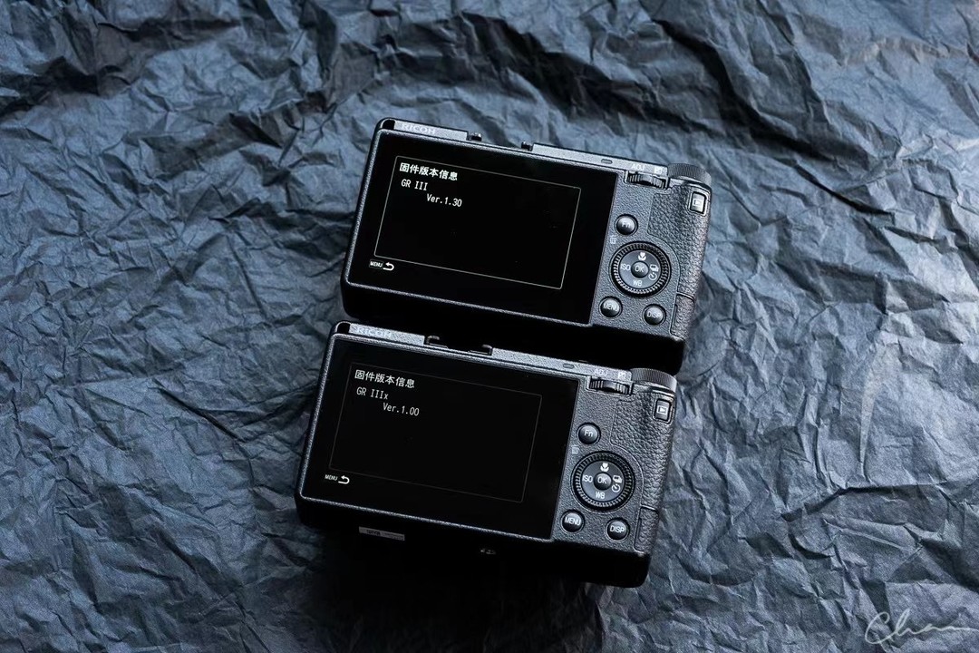 换新40mm镜头，理光欣然发布GR III姐妹机GR IIIx