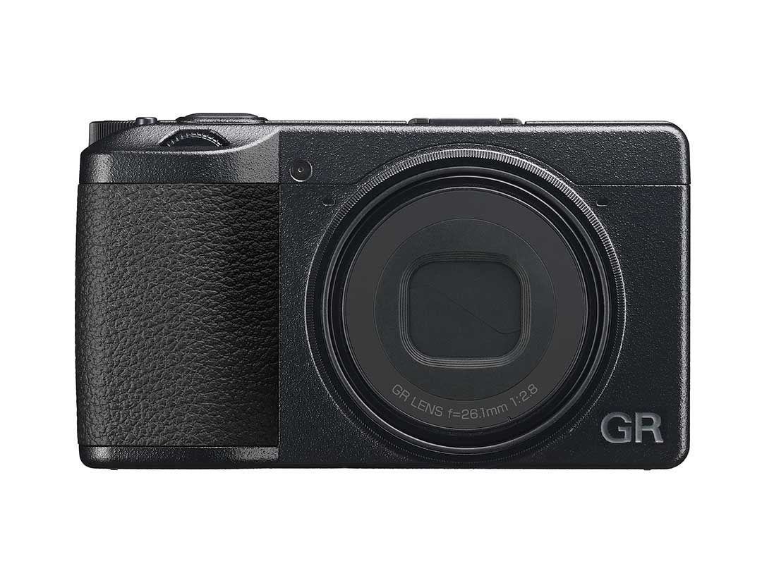 换新40mm镜头，理光欣然发布GR III姐妹机GR IIIx