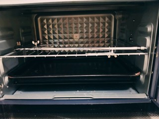 我家的第一个烤箱做烘培香