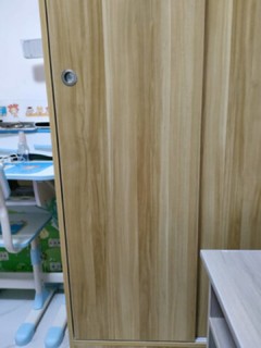 柜子白色木色搭配，质量不错，简洁大方，没