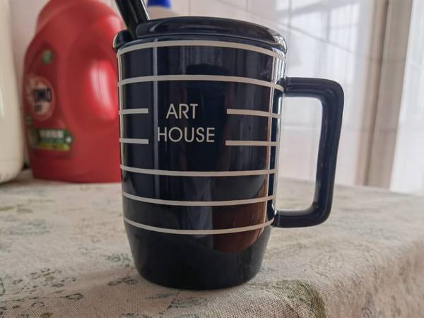 蓝白相间条纹咖啡马克杯，家中最丑不愿使用