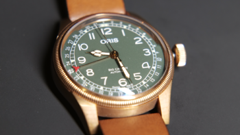 品鉴豪利时大表冠指针式日历80周年青铜特别版腕表
