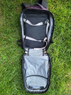 终极通勤背包 TOM BIHN S22