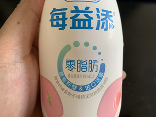 伊利每益添，零脂肪活菌乳酸菌