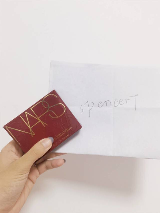 ​Nars定妆大白饼流光蜜粉饼