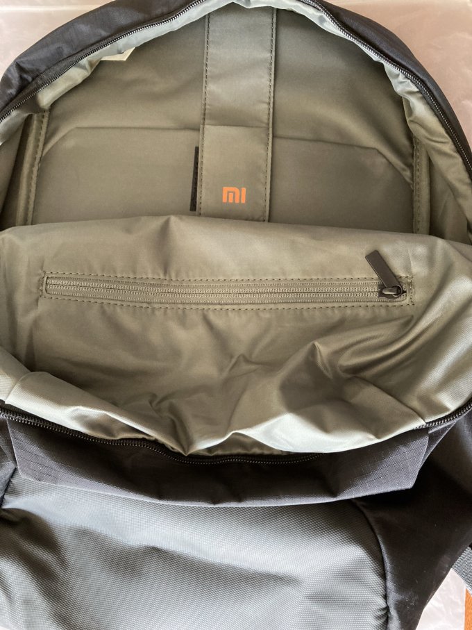 小米男士双肩包