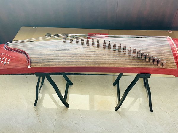 江州去日听筝日，白发新声不愿闻