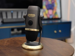 BLUE YETI X WOW® 