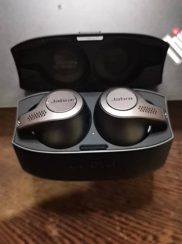 声音温暖又透亮,又有细节，高频圆润