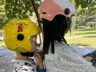 童年安全出行 选Smart4u儿童头盔贴
