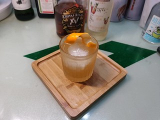 手残调酒日记01：Whisky Sour