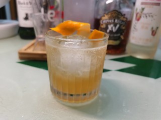 手残调酒日记01：Whisky Sour