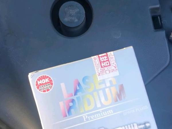 NGK铱铂金火花塞