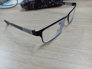 第一次网上配眼镜选了han品牌，质优价廉