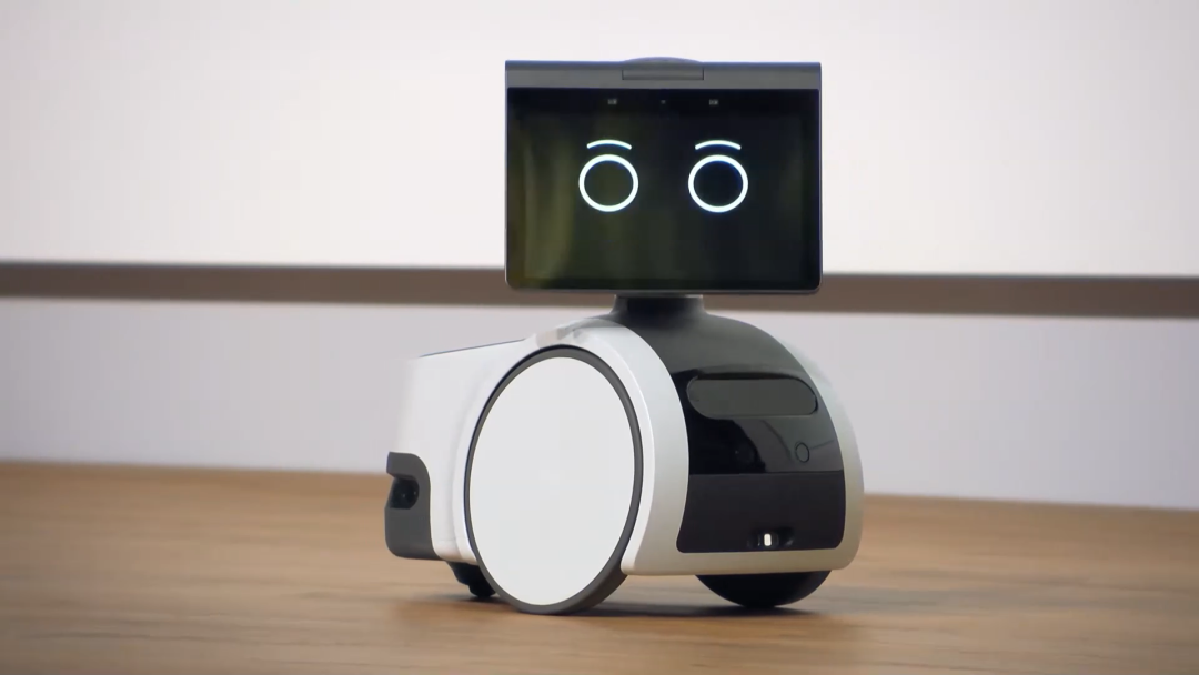 音箱上墙 手环加屏 平板能投影 语音助理会走路 无人机家中飞 亚马逊9 大新硬件汇总 智能设备 什么值得买