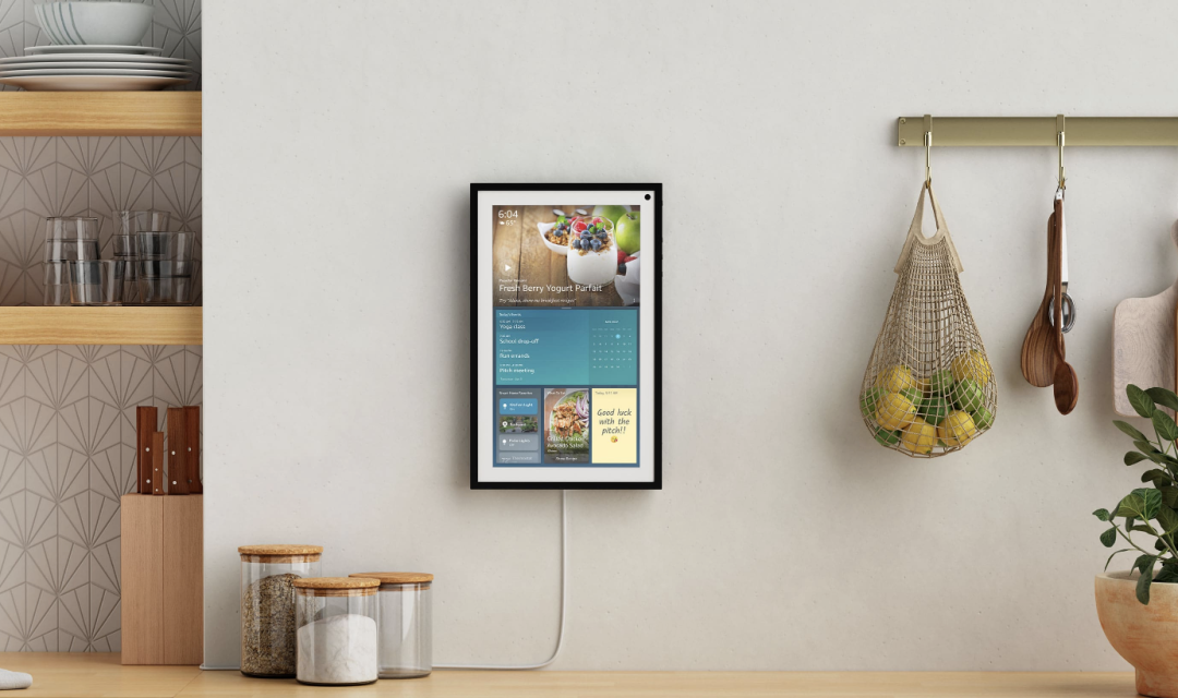 音箱上墙 手环加屏 平板能投影 语音助理会走路 无人机家中飞 亚马逊9 大新硬件汇总 智能设备 什么值得买