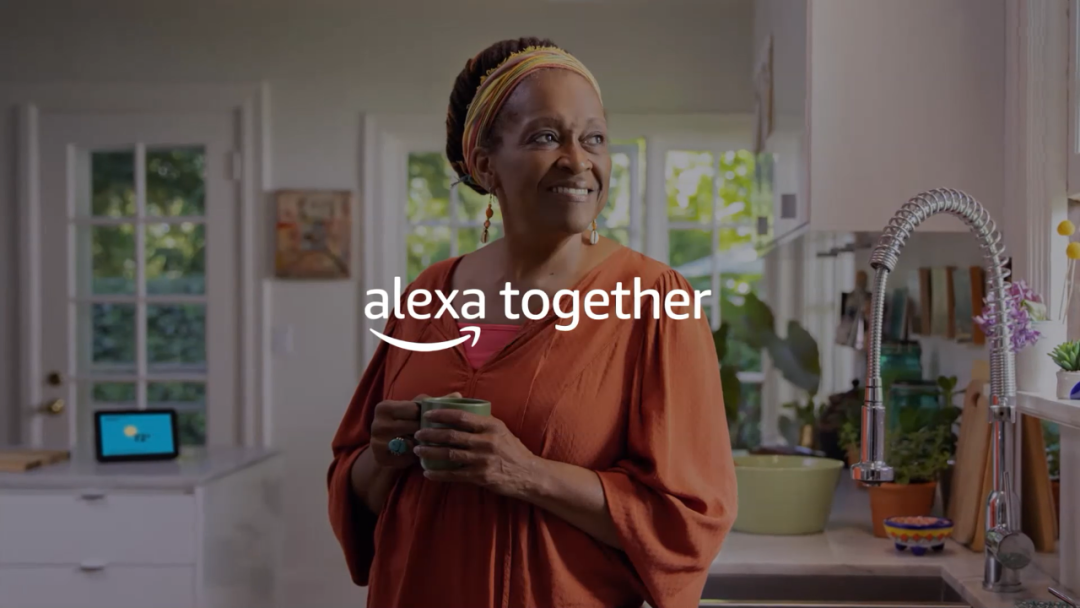 音箱上墙 手环加屏 平板能投影 语音助理会走路 无人机家中飞 亚马逊9 大新硬件汇总 智能设备 什么值得买