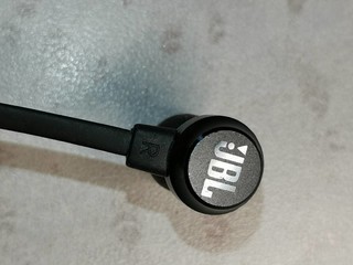 分享一款全金属设计的JBL经典入耳耳机