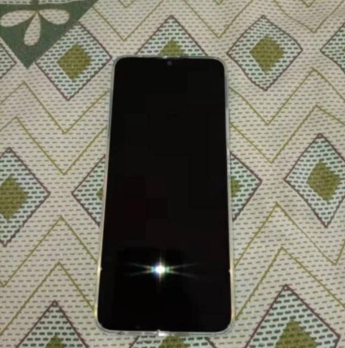 2021-10-02 13:27:22中兴 zte的这一款 v2022 4g 墨云灰手机,大屏,大