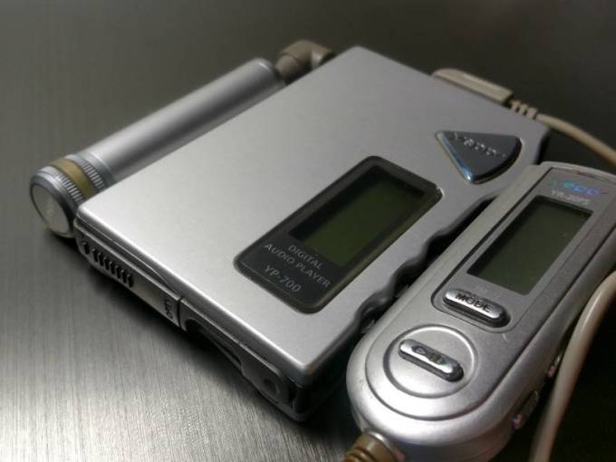 当年三星mp3的机皇吧 yepp 700