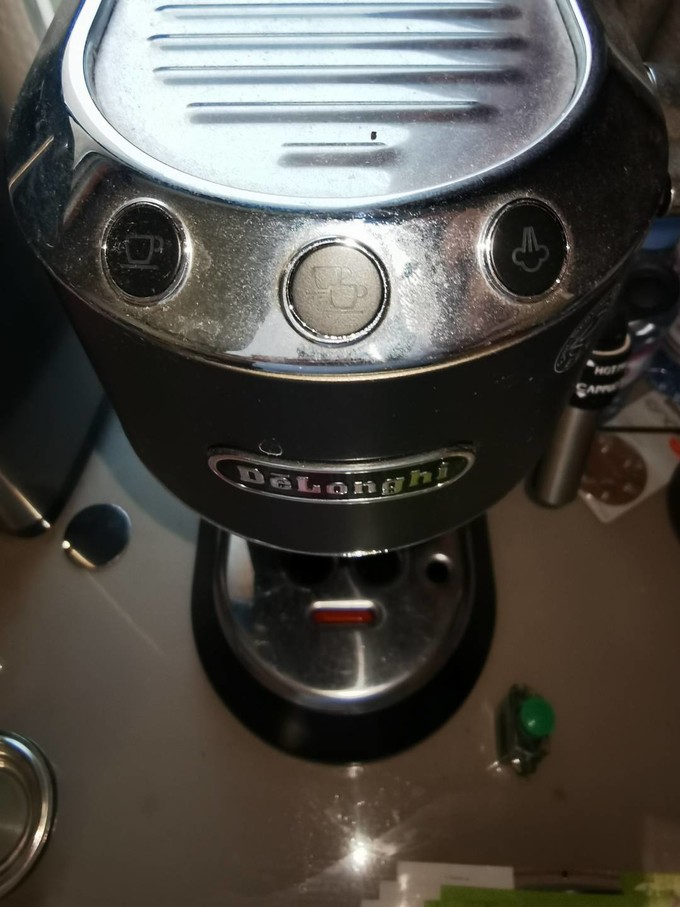 德龙半自动咖啡机