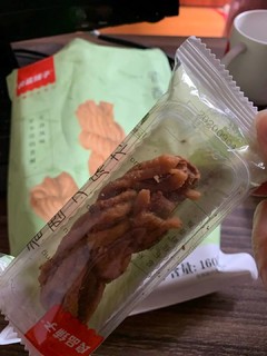 香酥脆口的良品铺子麻花