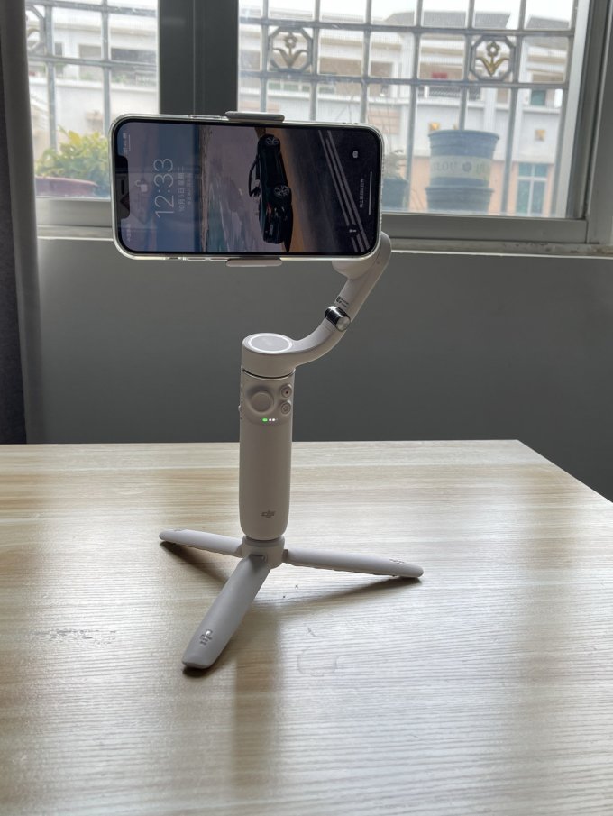 大疆om 5云台怎么样 om5拔草开箱,999的dji自拍杆_什么值得买