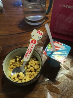 好吃的水果坚果麦片，早餐来一碗，营养又健