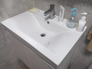 小户型卫浴定制的简约浴柜—百搭又实用