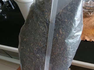 鸭屎四溢的凤凰单枞，闻着比喝着香~