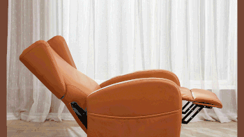 沙发会“起立”？小米有品上新电动沙发，90-145°可躺角度、德国降噪电机，七区承托更舒适！