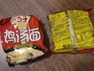 今麦郎出品一勺子菌菇鸡汤面