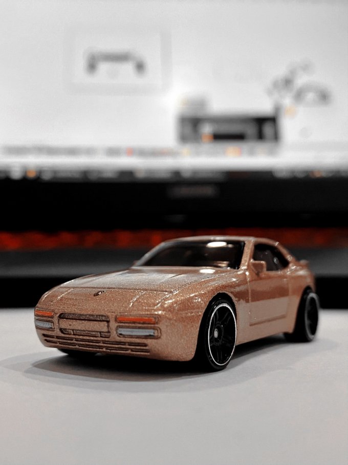 低价淘来的风火轮保时捷944 89版