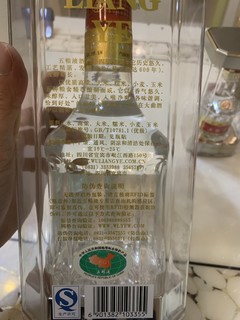 没有故事的酒是没有灵魂的-一瓶十年五粮液