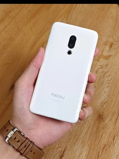 ​魅族15汝窑白，最美的白色手机之一。
