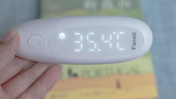 生活家居 篇二十八：1秒测温的生活助手，成人小孩都能用，凡米发光耳温计上手