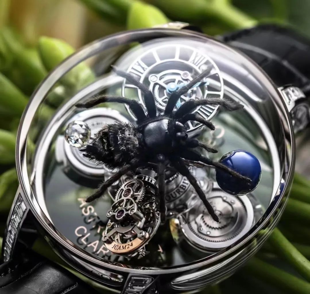 狼蛛捷克豹天体陀飞轮在表盘上制作诸如龙,凤,虎,蛇等生肖的品牌比比