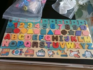 幼儿爱玩的拼图玩具