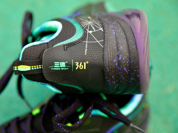 361光律三体联名跑鞋