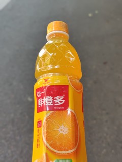 夏日喝橙汁的快乐！统一鲜橙多~